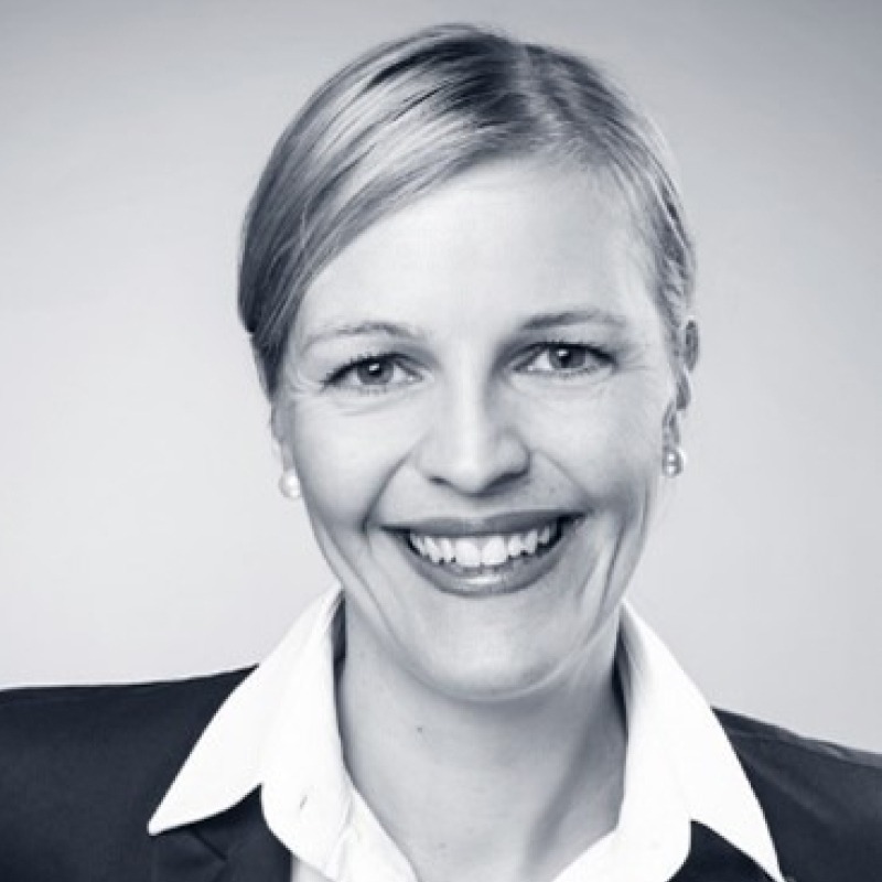 Frau Juliane Dellmann